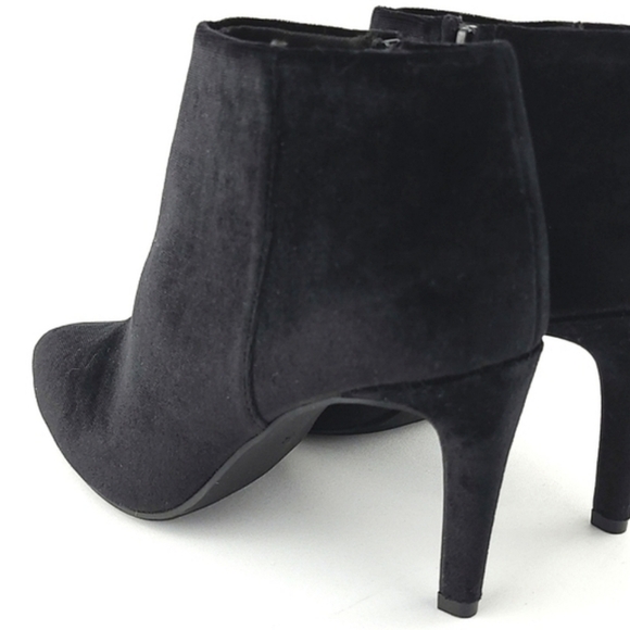 Old Navy Black Velvet  Heeled Ankle Boots Pointy Toe Side Zipper Size 8 - Picture 8 of 15